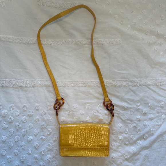 Yellow Crocodile Crossbody - Picture 1 of 5